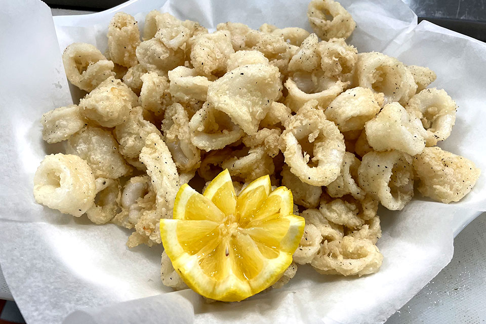 Fried Calamari Fresh Lemon